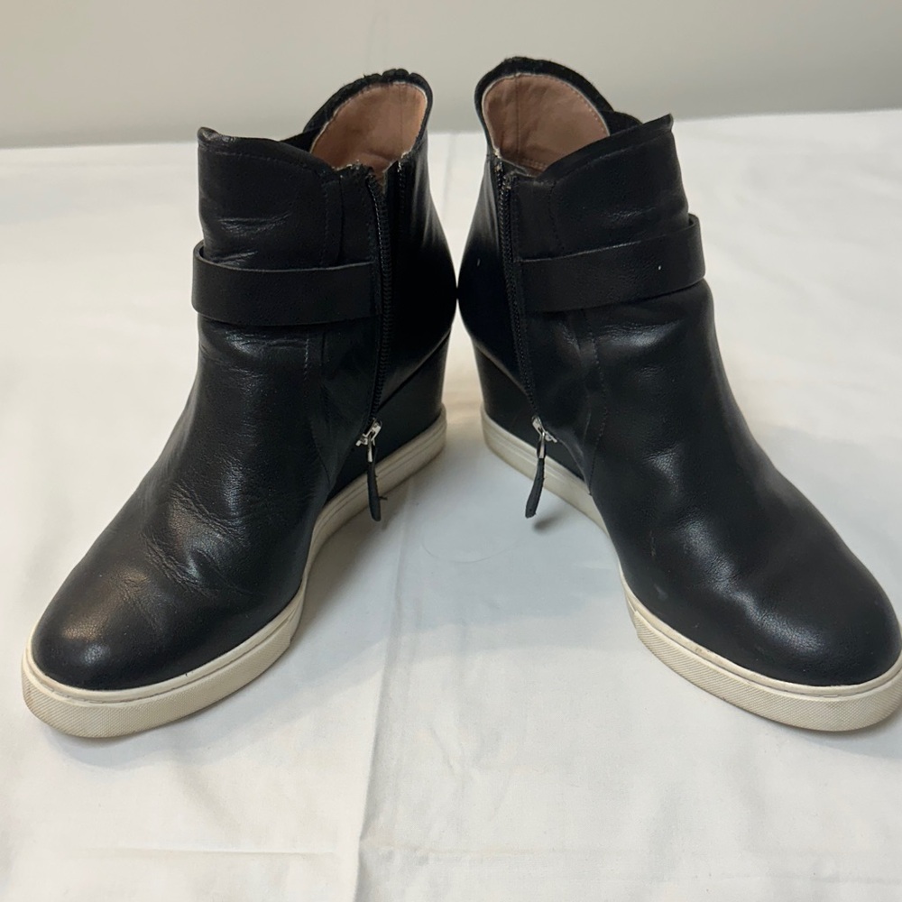 L.Paola Black Ankle Boots with Cream Sole 8.5